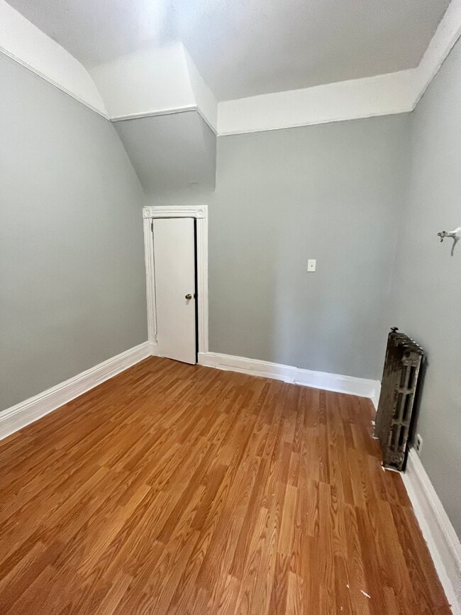 Photo - 44 Clerk St Unit 1