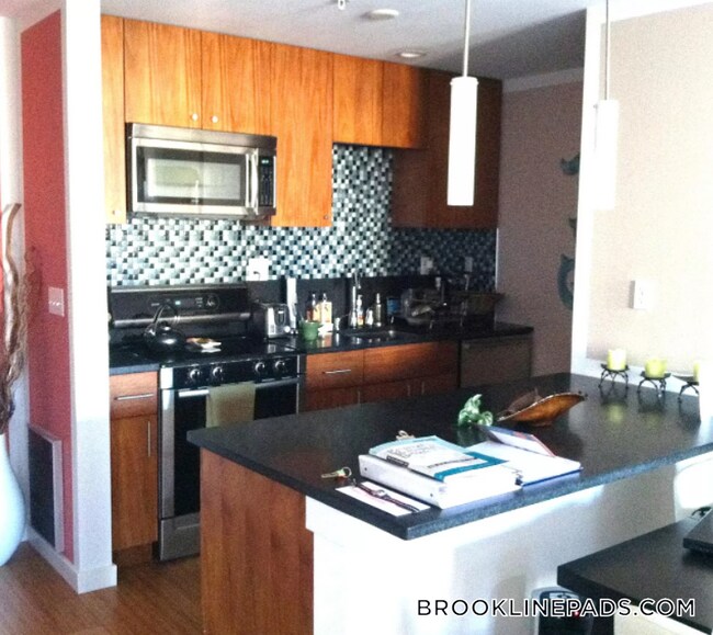 Photo - 16 Miner St Unit 602