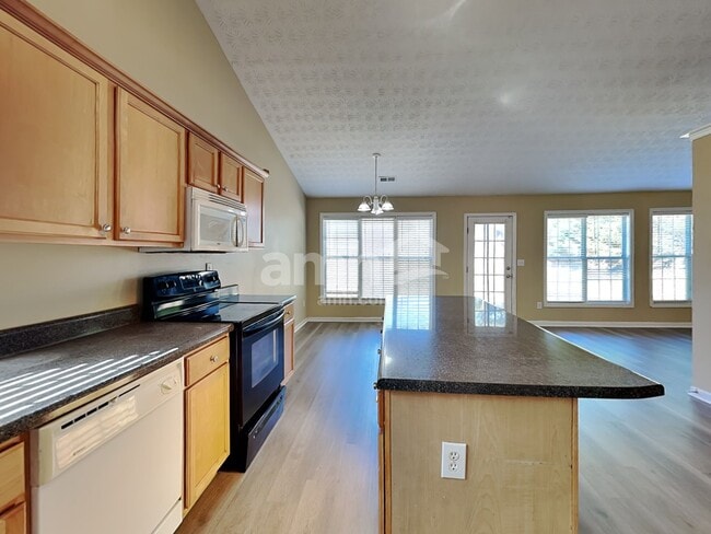 Photo - 1967 Ridge Waters Ln SE