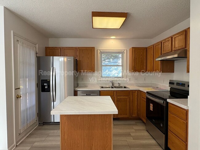 Photo - 1811 Kelly Glen Dr