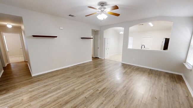 6204 Griffith Loop