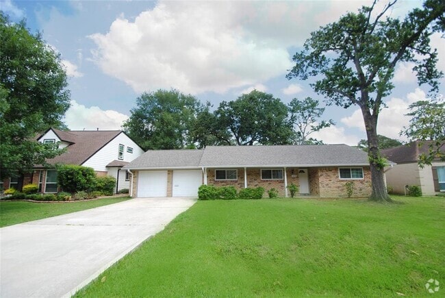 Building Photo - 10038 Briarwild Ln Rental