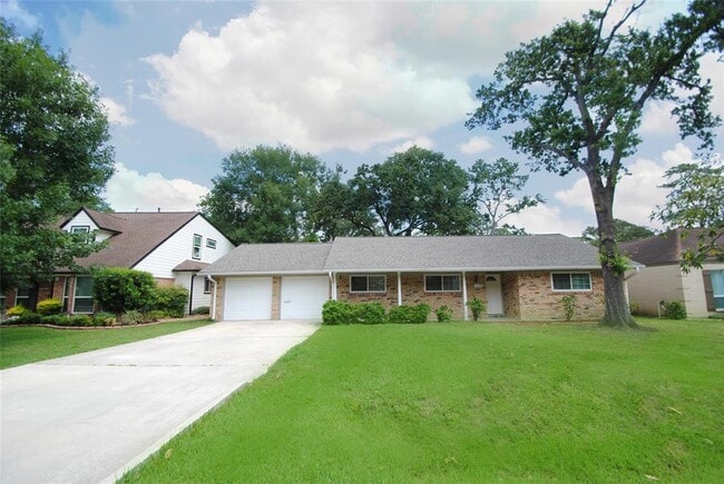 Photo - 10038 Briarwild Ln House
