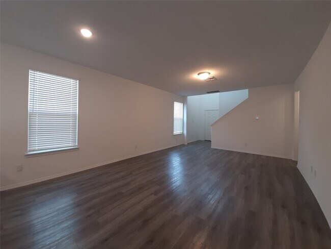 Photo - 16568 Moss Ln