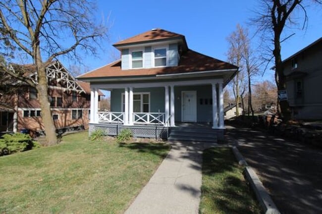 Building Photo - 1004 W 12th Ave Unit #2