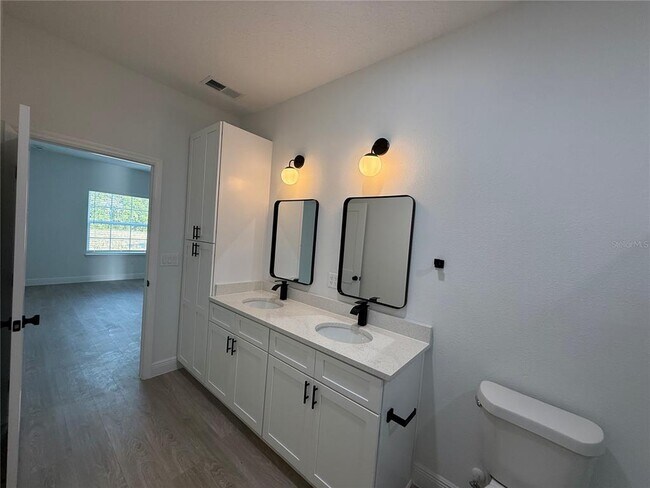 Photo - 1393 W Lorraine Dr