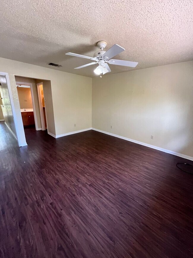 Building Photo - 2309/2311 Pena Cove Unit 2309 Pena Cove