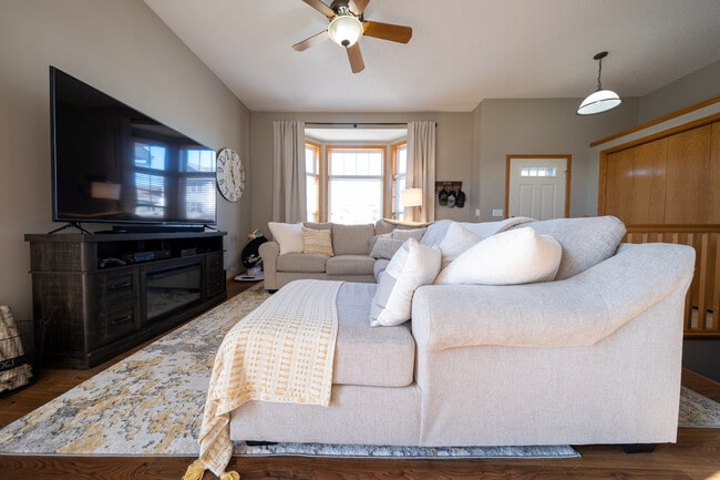 Photo - 20647 Hampshire Way