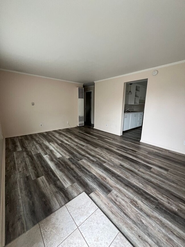 Two Bedroom, 1 Bathroom Duplex - South Sub... - Two Bedroom, 1 Bathroom Duplex - South Sub...