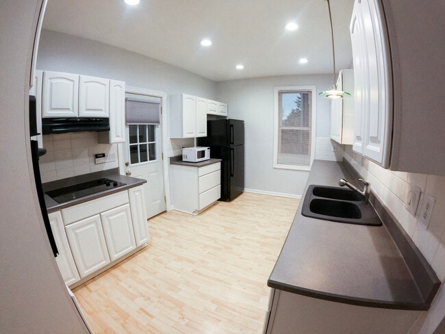 Kitchen - 330 Demain Ave Unit 330