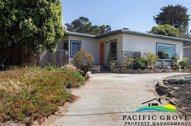 Photo - Charming 2-Bedroom Bungalow with Private Outdoor Space