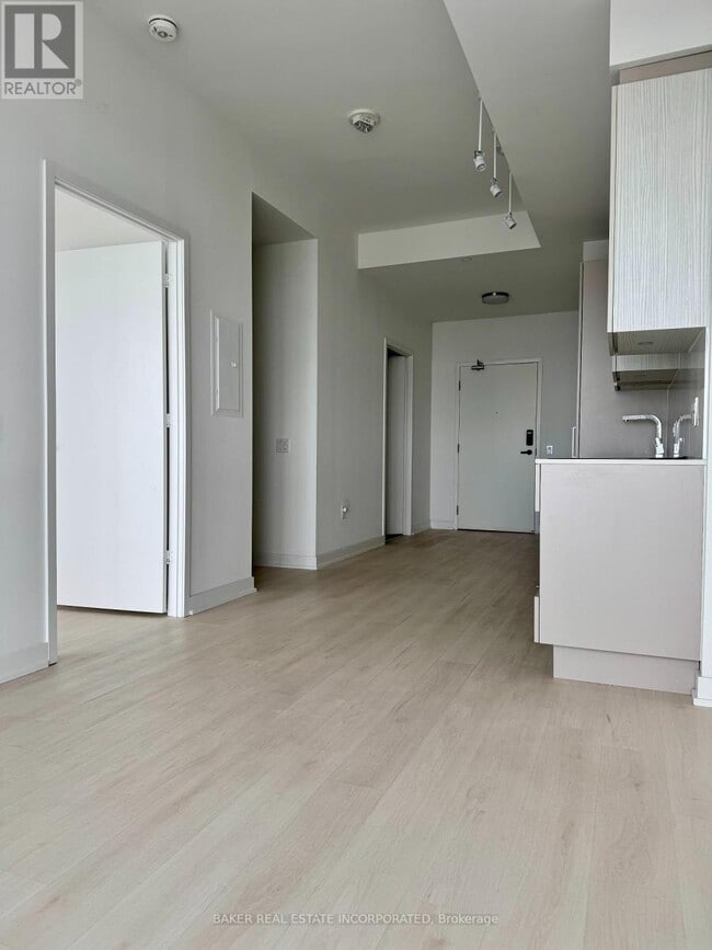 Photo - 3900 Confederation Pkwy Unit 4211