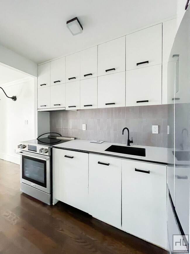 Photo - Carroll Gardens 2-Bed 1-Bath / In Unit W&D Unidad 2L
