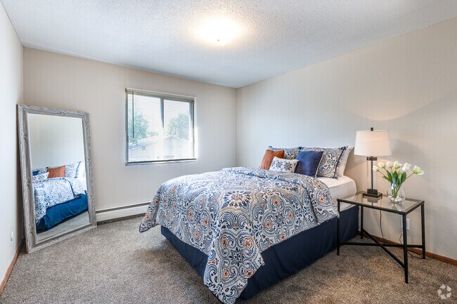 1 habitación, 1 baño - 703 pies cuadrados - Dormitorio - Hyacinth Apartments