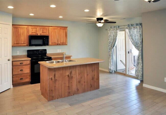 Photo - Cute Hidden Valley Townhome!