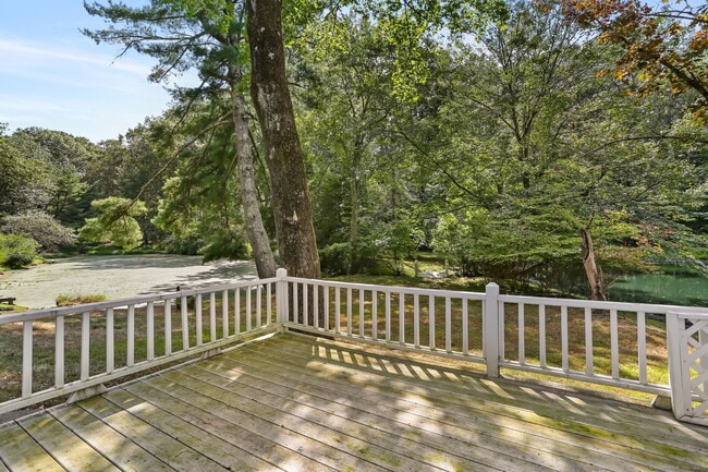 Building Photo - 560.5 Rock Rimmon Rd Rental