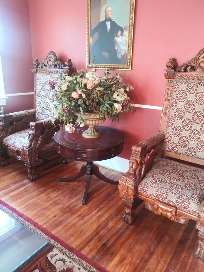 Building Photo - 523 Overdale Rd