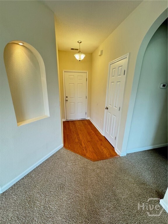 Photo - 260 Red Oak Dr House