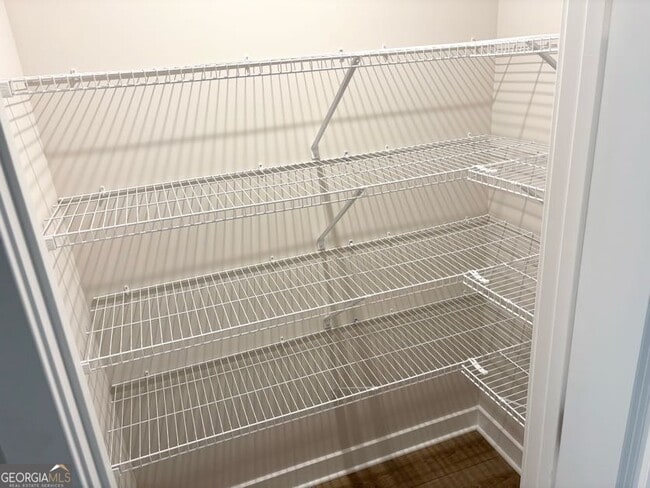 Photo - 555 Thatch Ter