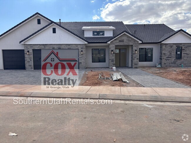 Building Photo - 4 bed / 3 bath / 3 car garage single story... Rental