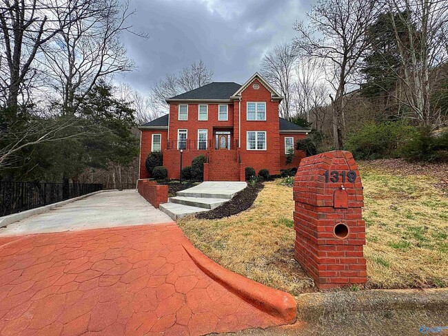 Building Photo - 1319 Chesterfield Rd SE