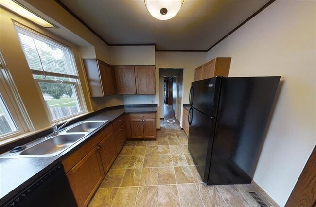 Photo - 1102 Packard St