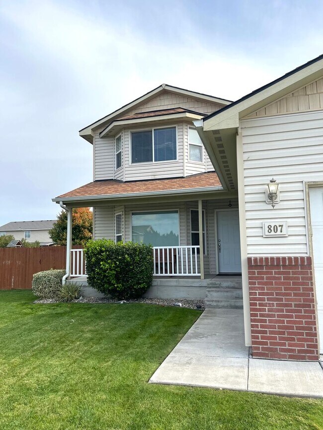 Very Spacious Four Bedroom Home in Pasco! House Rental in Pasco, WA