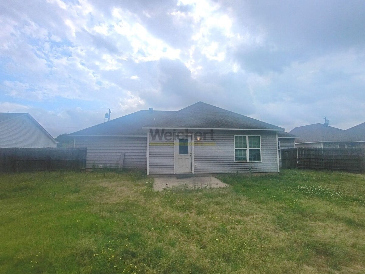 Photo - 3bed/2bath house with garage