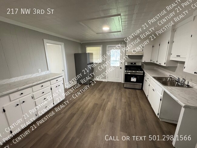 Photo - 217 NW 3rd St