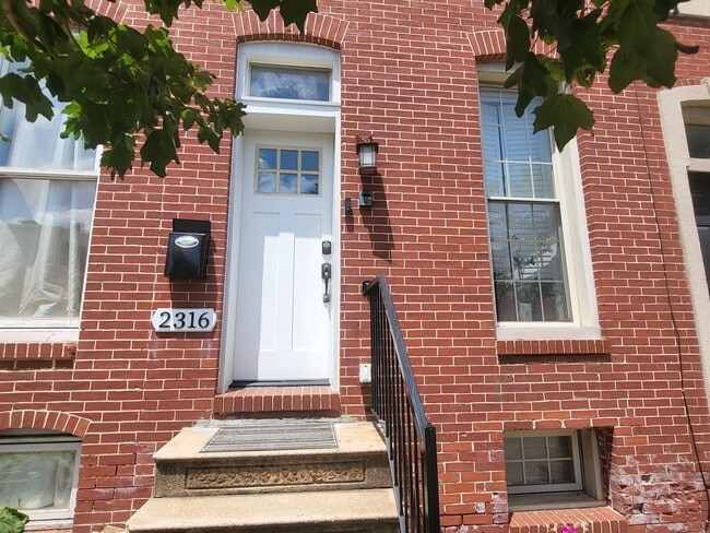 Building Photo - 2316 E Fayette St