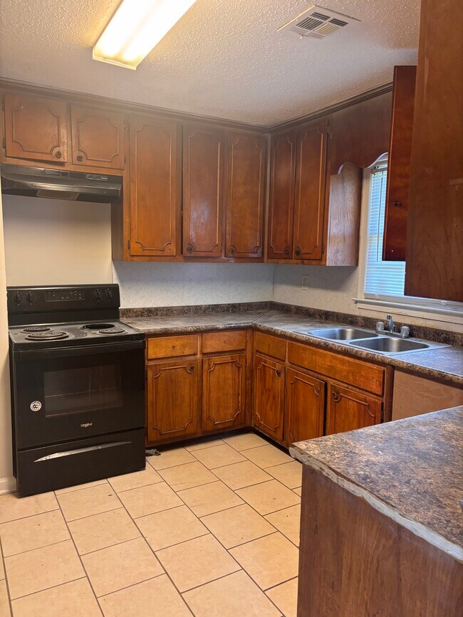 Photo - 742 Queensbury Dr