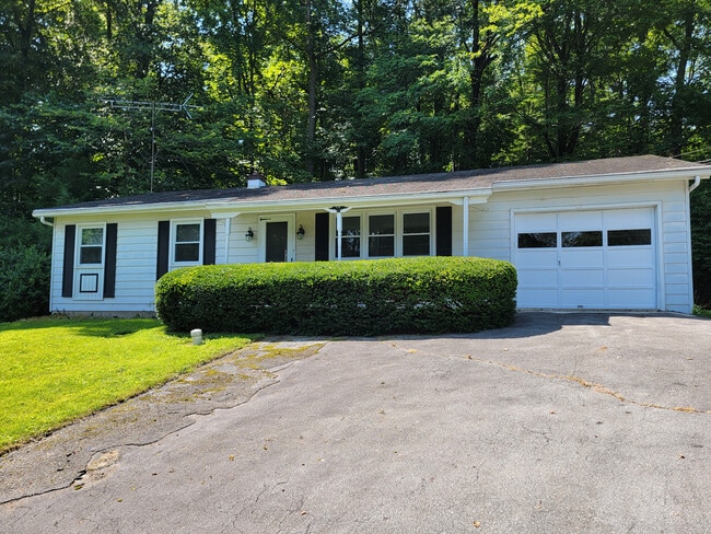 Photo - 661 Lauschtown Rd