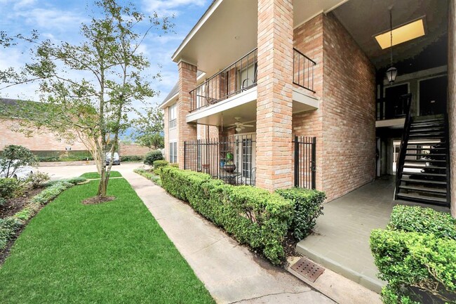 Photo - 2224 S Piney Point Rd Condo Unit 227