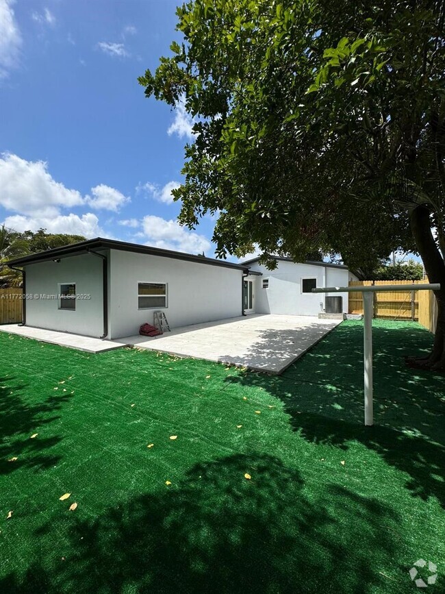 Building Photo - 4028 SW 49th Ct Rental