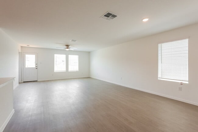 Photo - 2234 Croaker Crk