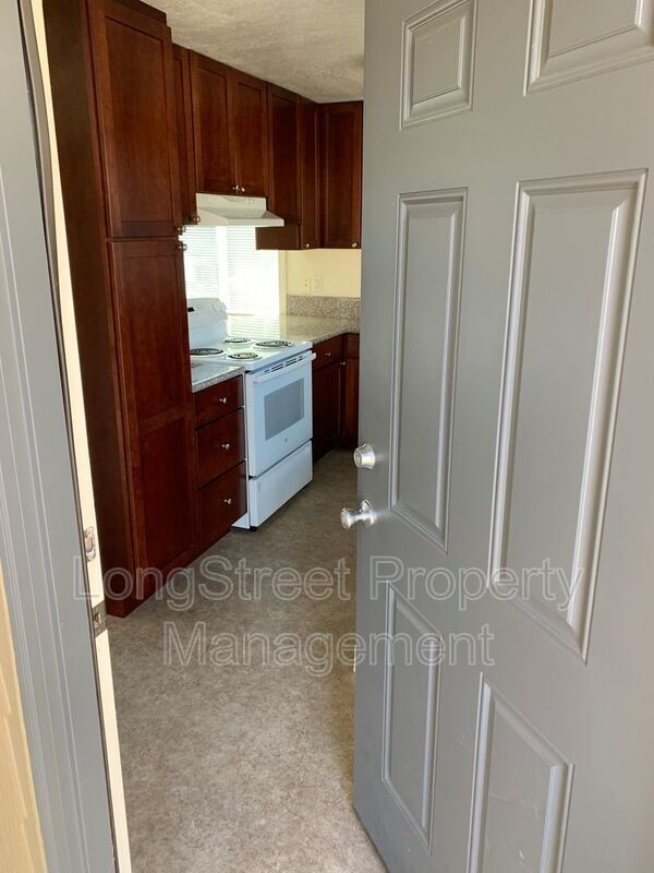 Photo - 654 SW 7th St Unidad #9