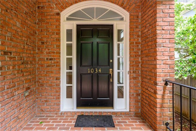 Photo - 1034 St James Crossing