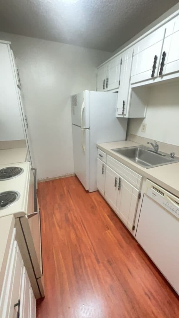 Photo - 1 Bd 1 Ba - Downtown Port Angeles Ground Floor Unit!!! Unit 17