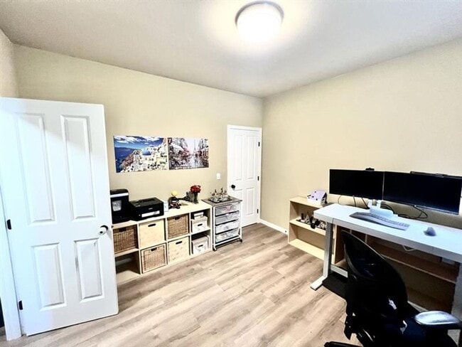 Photo - Spacious 5bed/2.5bath W/Bonus Room