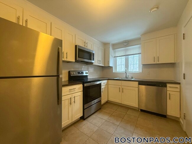 Building Photo - 17 Captain Parker Arms