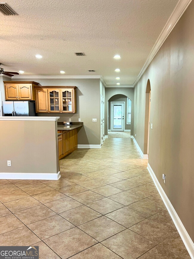 Photo - 582 Eagle Blvd