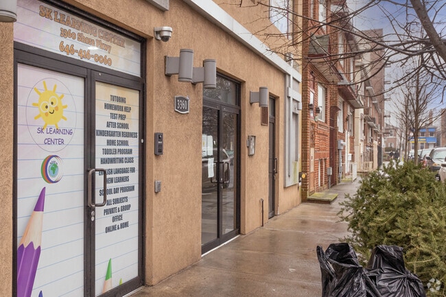 Photo - 3360 Shore Pky