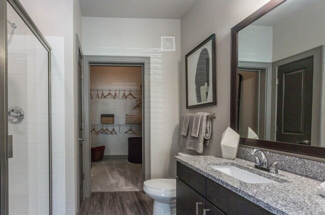 Building Photo - 1930 Kingsley Dr Unit 14103 Rental