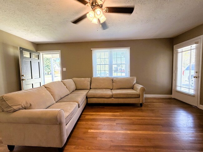 Photo - 217 Kewanna Dr