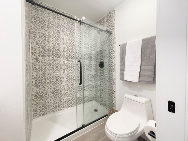 DLUX Lofts - Modern Downtown Studios