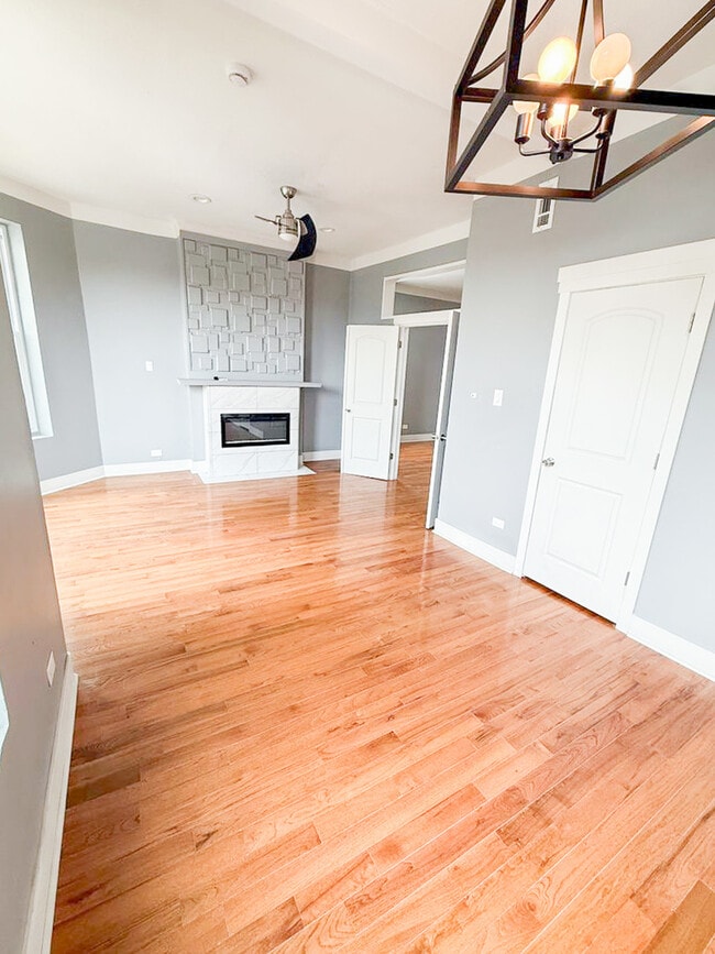 Photo - 438 E 49th St Unit 3