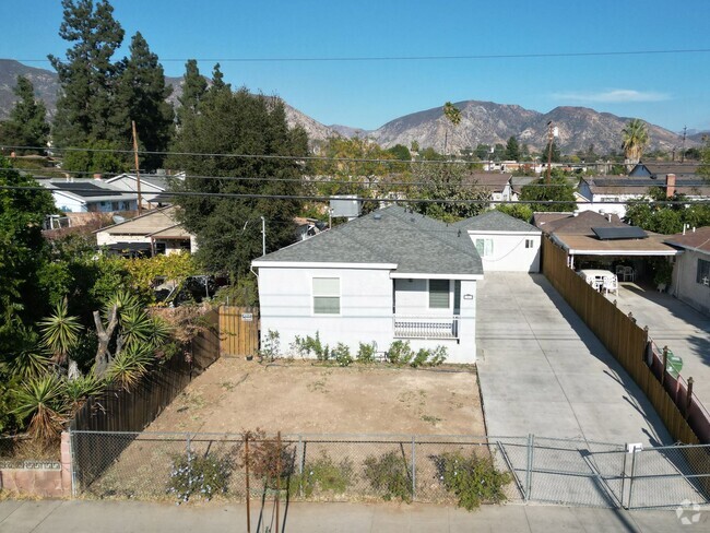 Building Photo - Charming 3-Bedroom, 2-Bath Home in San Fer...