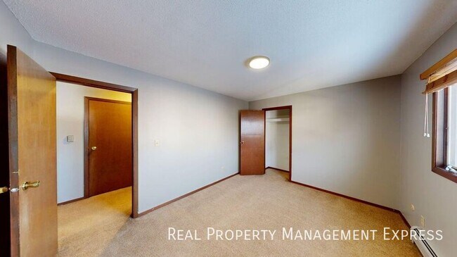 Photo - Move In by January 15 & Get ONE MONTH FREE Unit 4