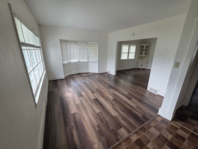 Photo - 104-104 Morley Pkwy Unit 104