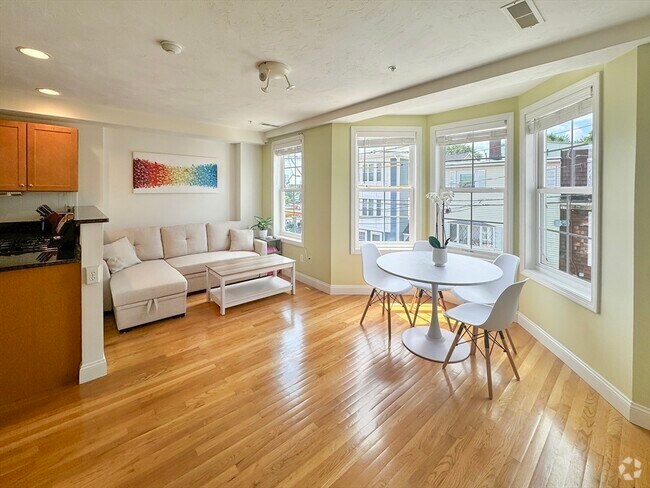 Building Photo - 32 Parker St Unit 3-FURNISHED Rental